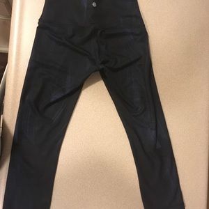 Lululemon Navy/Black High Times Wonder Under Align